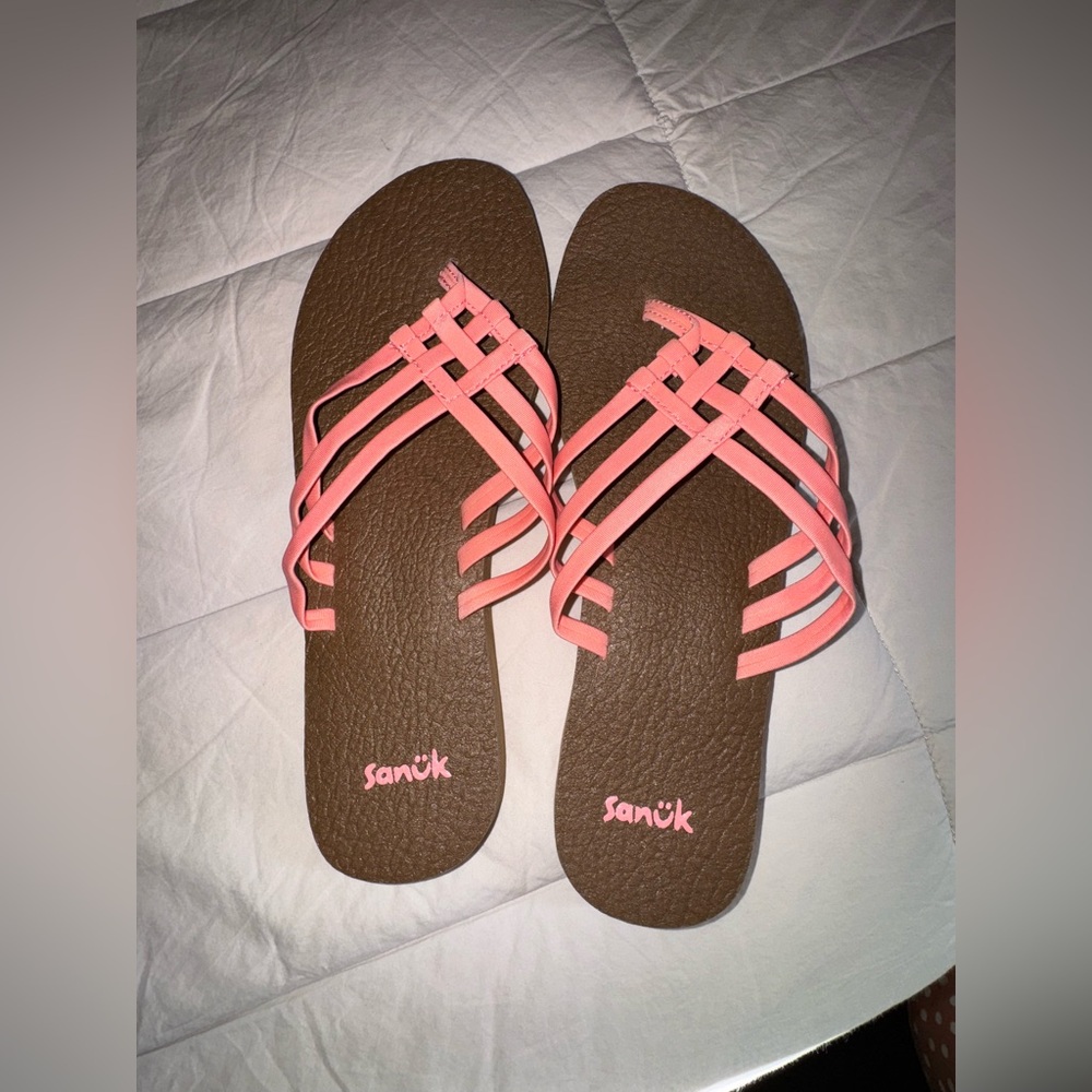 Sanuk Pink and Brown Sandals with Criss-Cross Straps